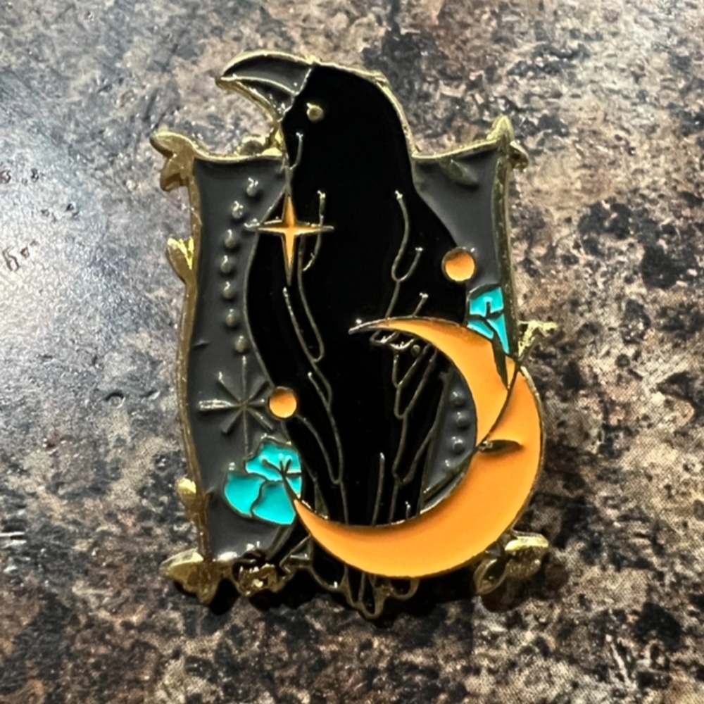 $2 RAVEN PIN/BROOCH. ENAMEL/METAL. NEW. $2 WITH ANY $10 ORDER OR MORE - Picture 4 of 16
